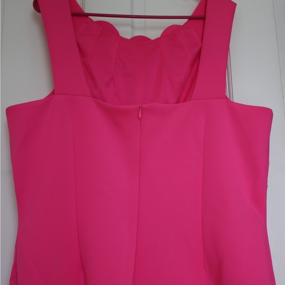 Formal cocktail dress with 3 floral appliqués in front. - Picture 4 of 13